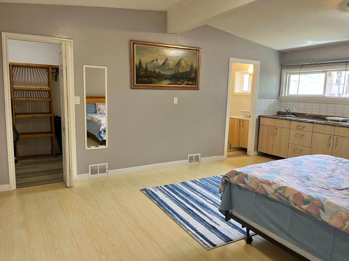 Whole Suite To Yourself At Coquitlam Centre! Port Coquitlam Buitenkant foto