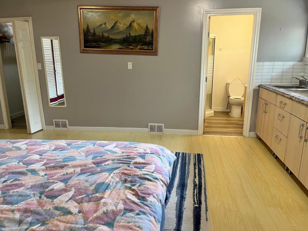 Whole Suite To Yourself At Coquitlam Centre! Port Coquitlam Buitenkant foto